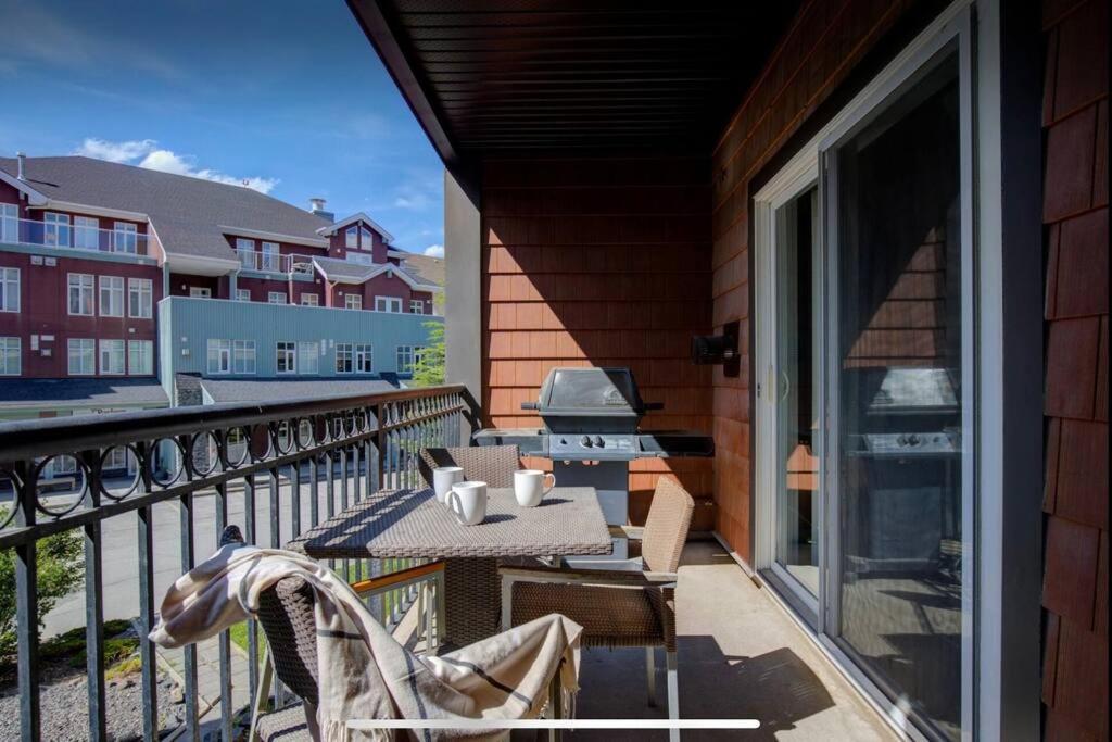 Cozy One Bedroom Condo With Indoor Pool And Hottub Canmore Kültér fotó