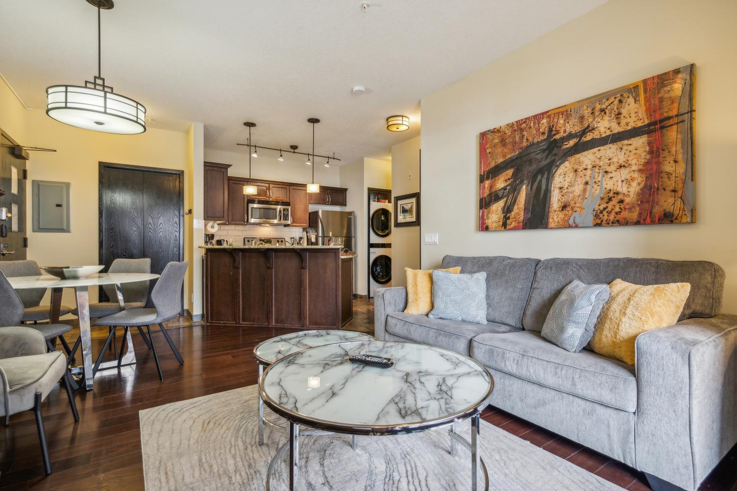 Cozy One Bedroom Condo With Indoor Pool And Hottub Canmore Kültér fotó